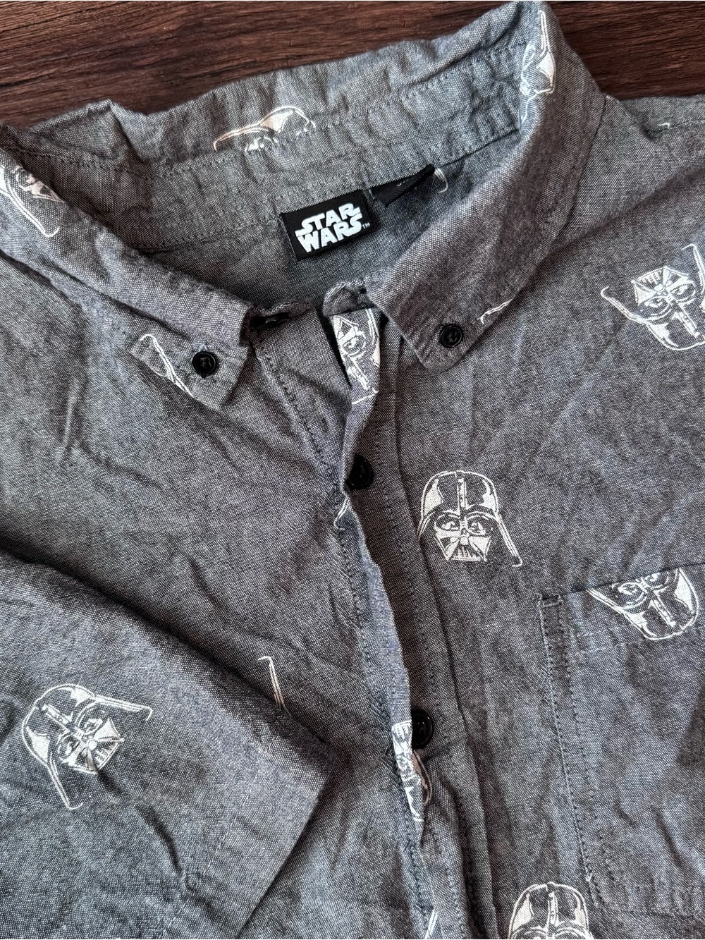 Star Wars Shirt Mens XL Gray Chambray Button Down Short Sleeve Darth Vader